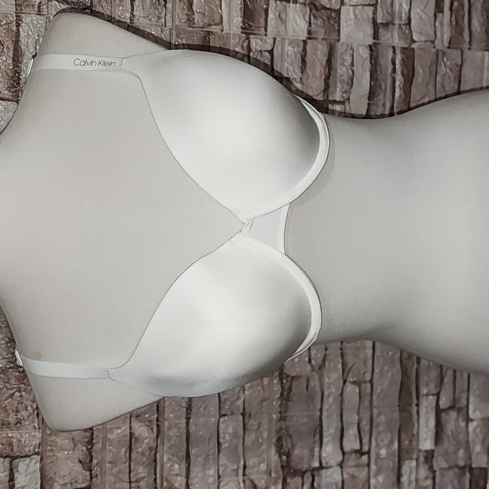 Calvin Klein White Smooth Microfiber Pure Stretch Bra Brand New